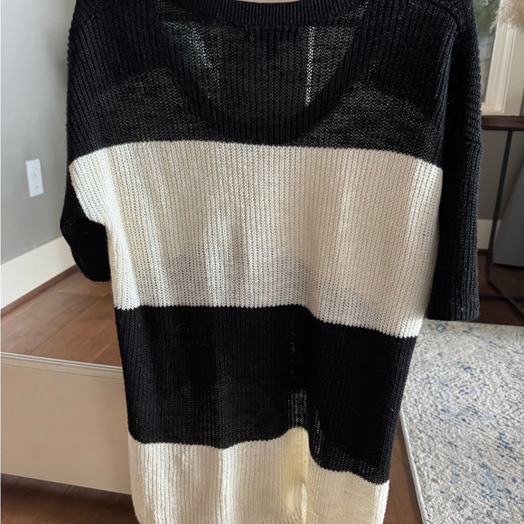 Black and White High Low Sweater by Banana Republic - Picture 3 of 4